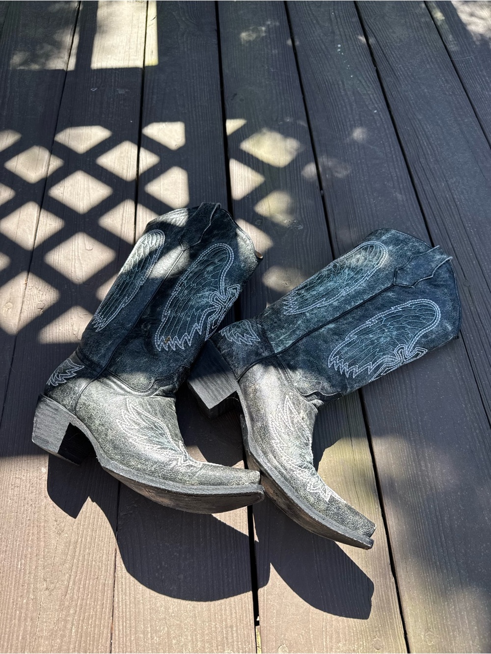 Distressed Blue and Gray Western Cowgirl Boots with Angel Wing Embroidery - Picture 4 of 7